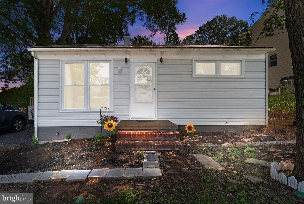 1326 Pine Grove Avenue photo 1