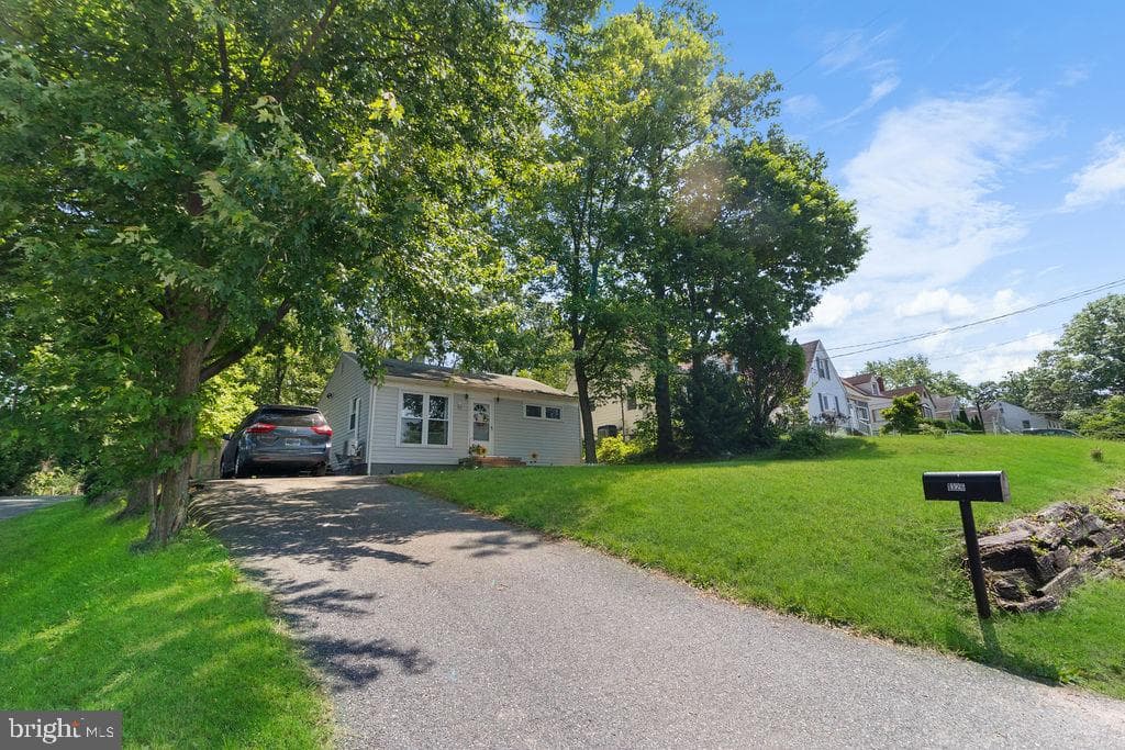 1326 Pine Grove Avenue photo 5
