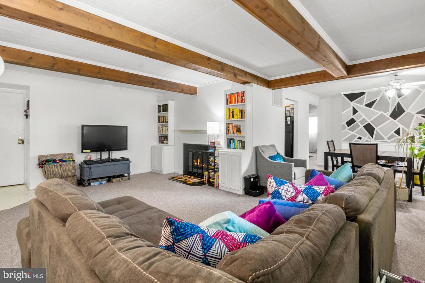 5 Warren Lodge Court #b photo 3