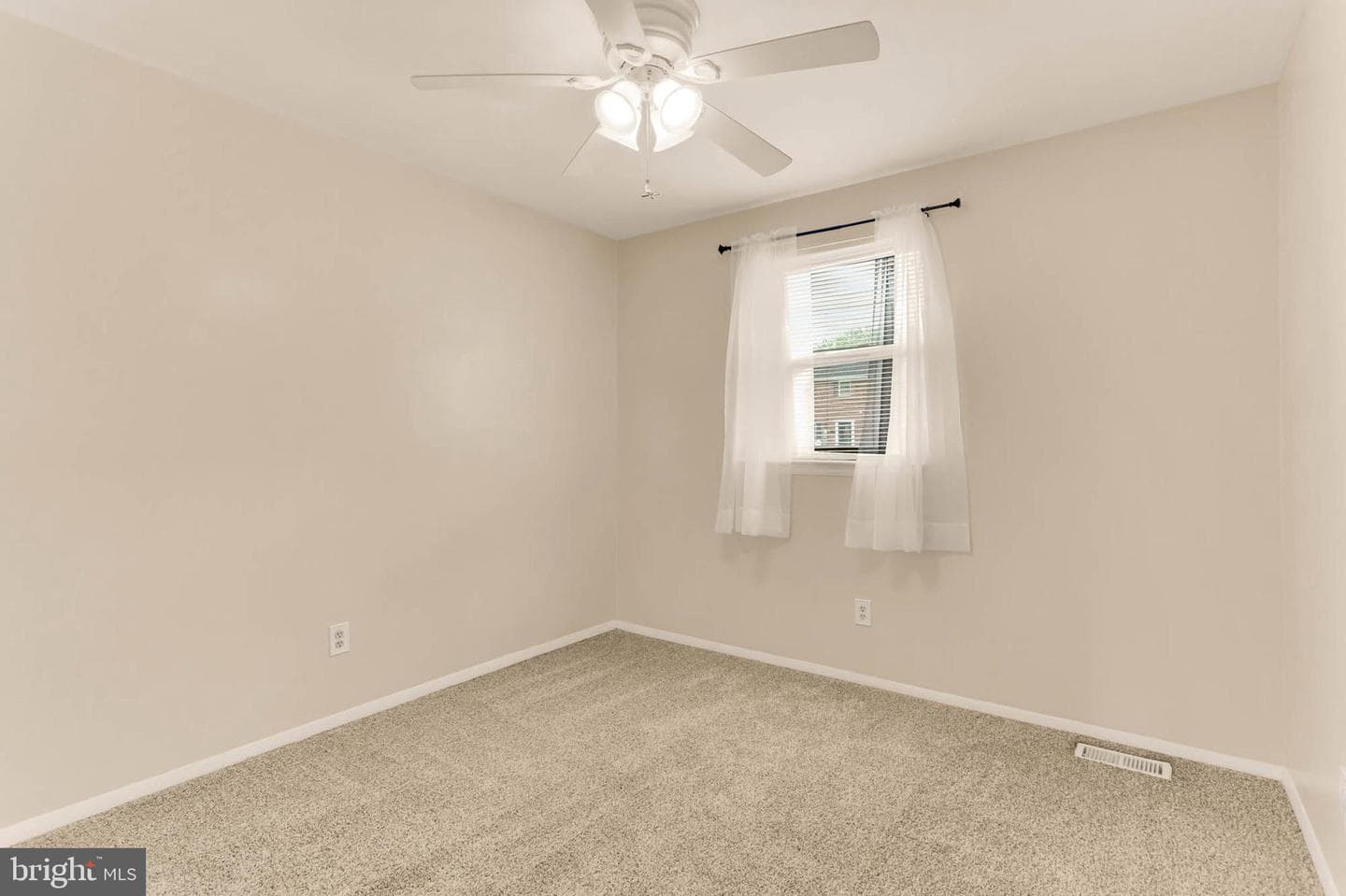 2053 Wintergreen Place photo 19