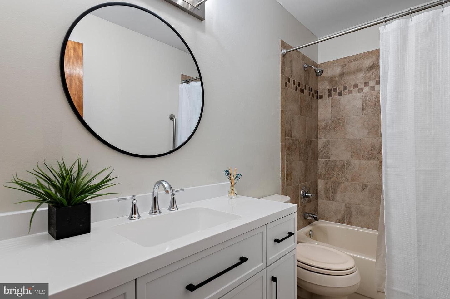 5 Lauriann Court photo 22