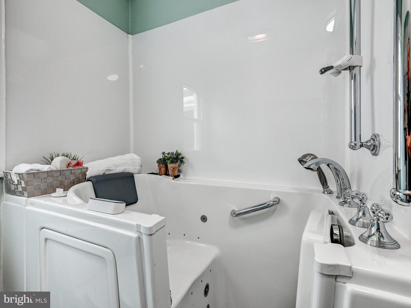 2411 Ruth Avenue photo 27