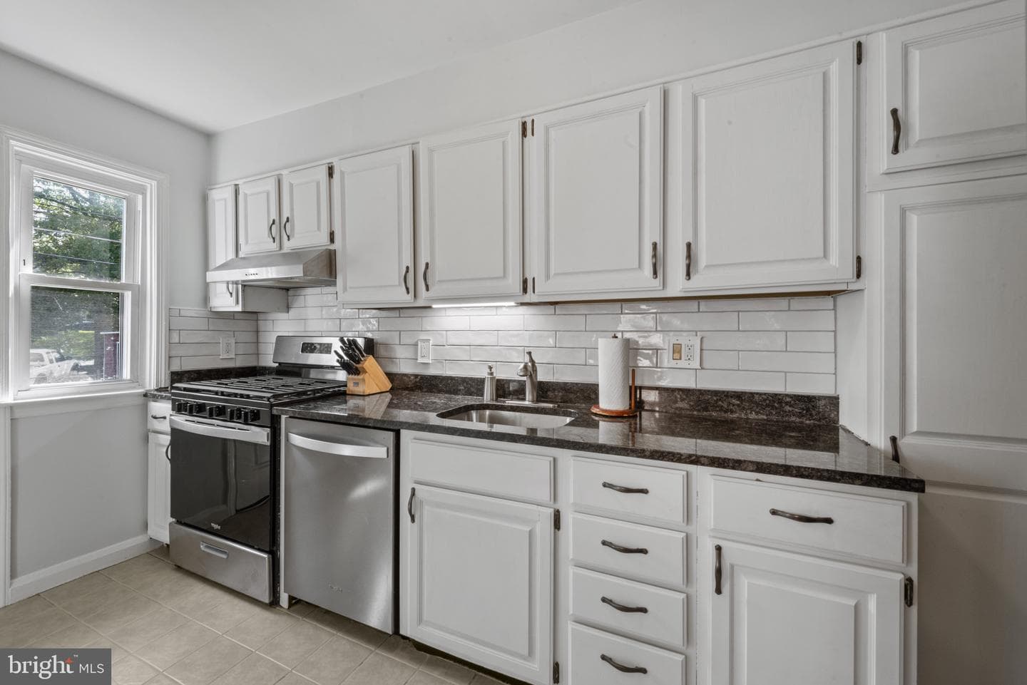 1755 Weston Avenue photo 15