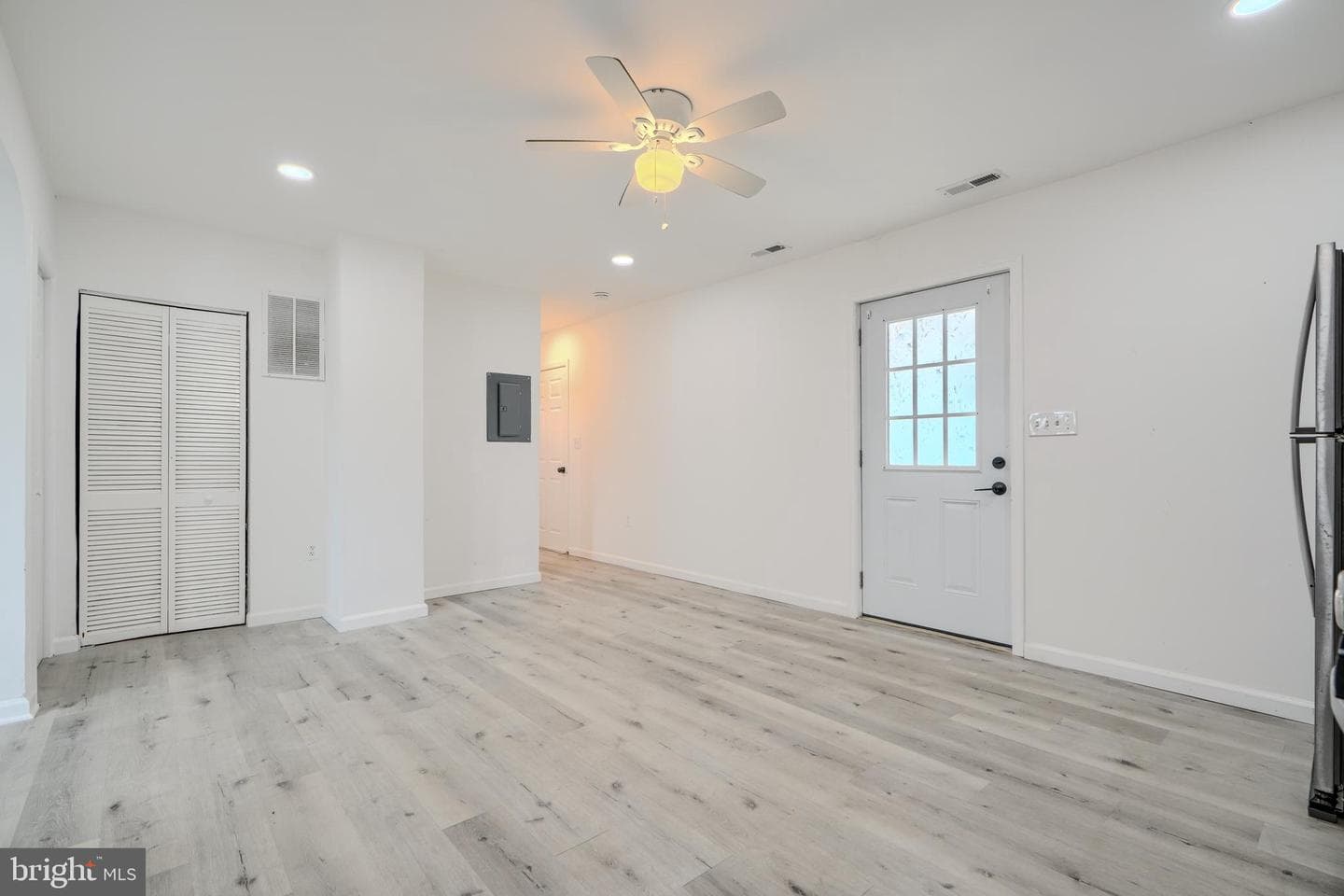 799 Platinum Avenue photo 17