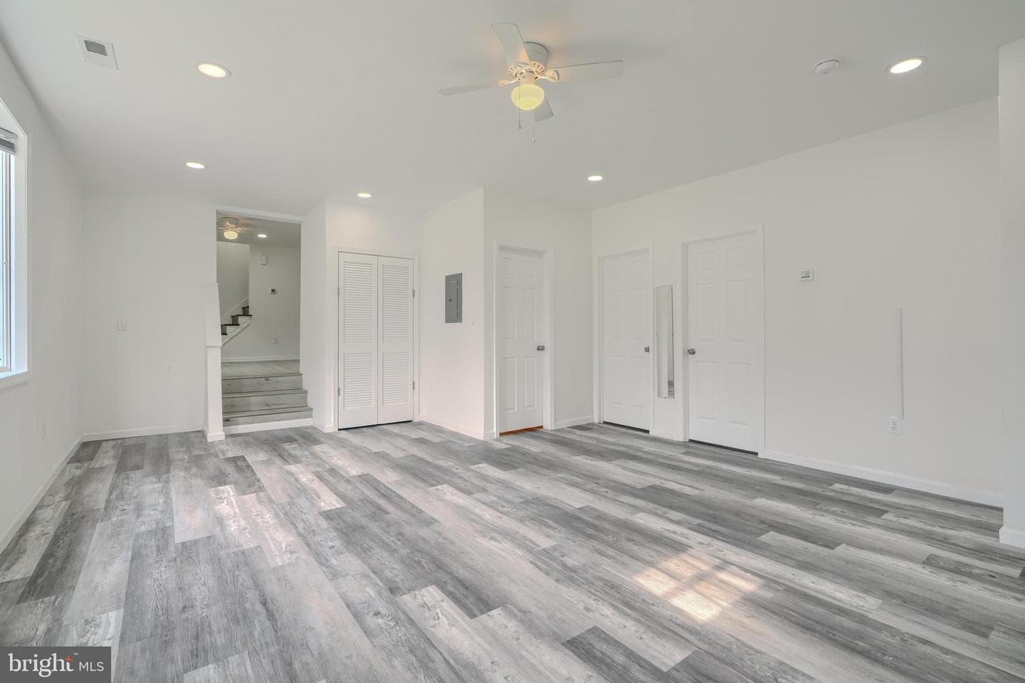 799 Platinum Avenue photo 29