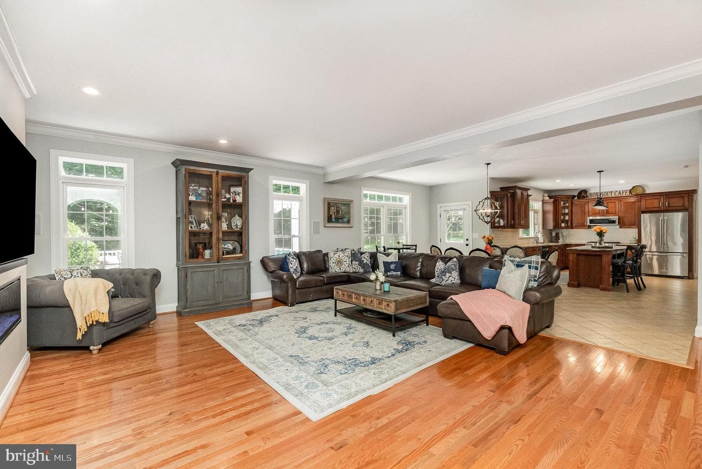 2324 Blue Mount Road photo 11