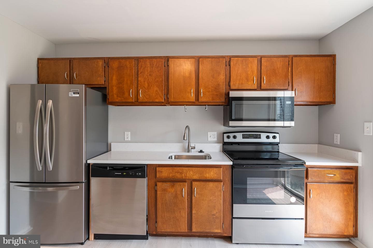 13 Pineknot Court photo 1
