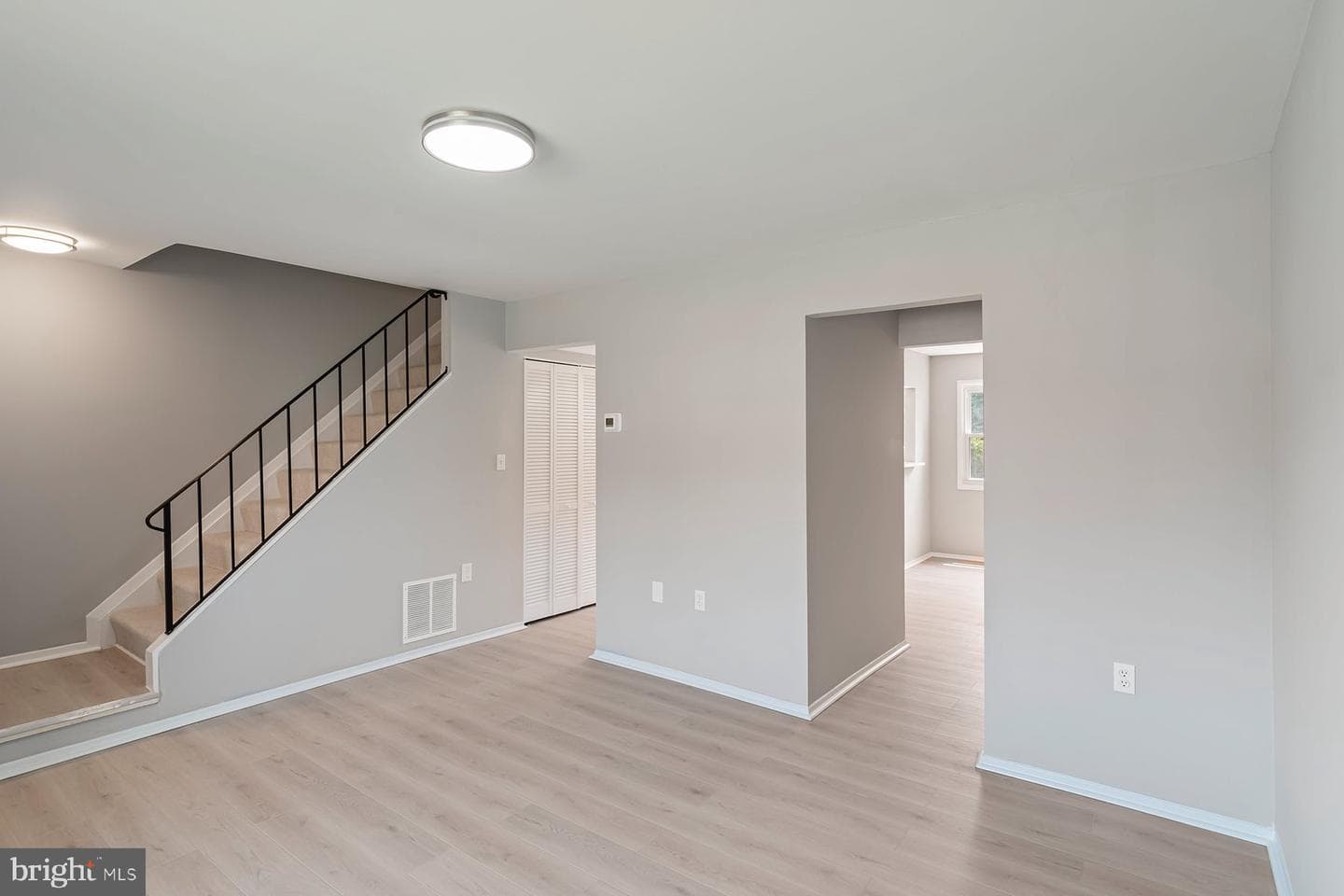 13 Pineknot Court photo 4
