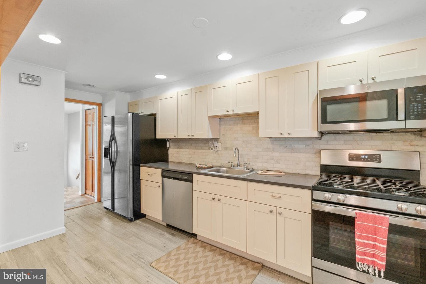 1117 Regina Drive photo 12