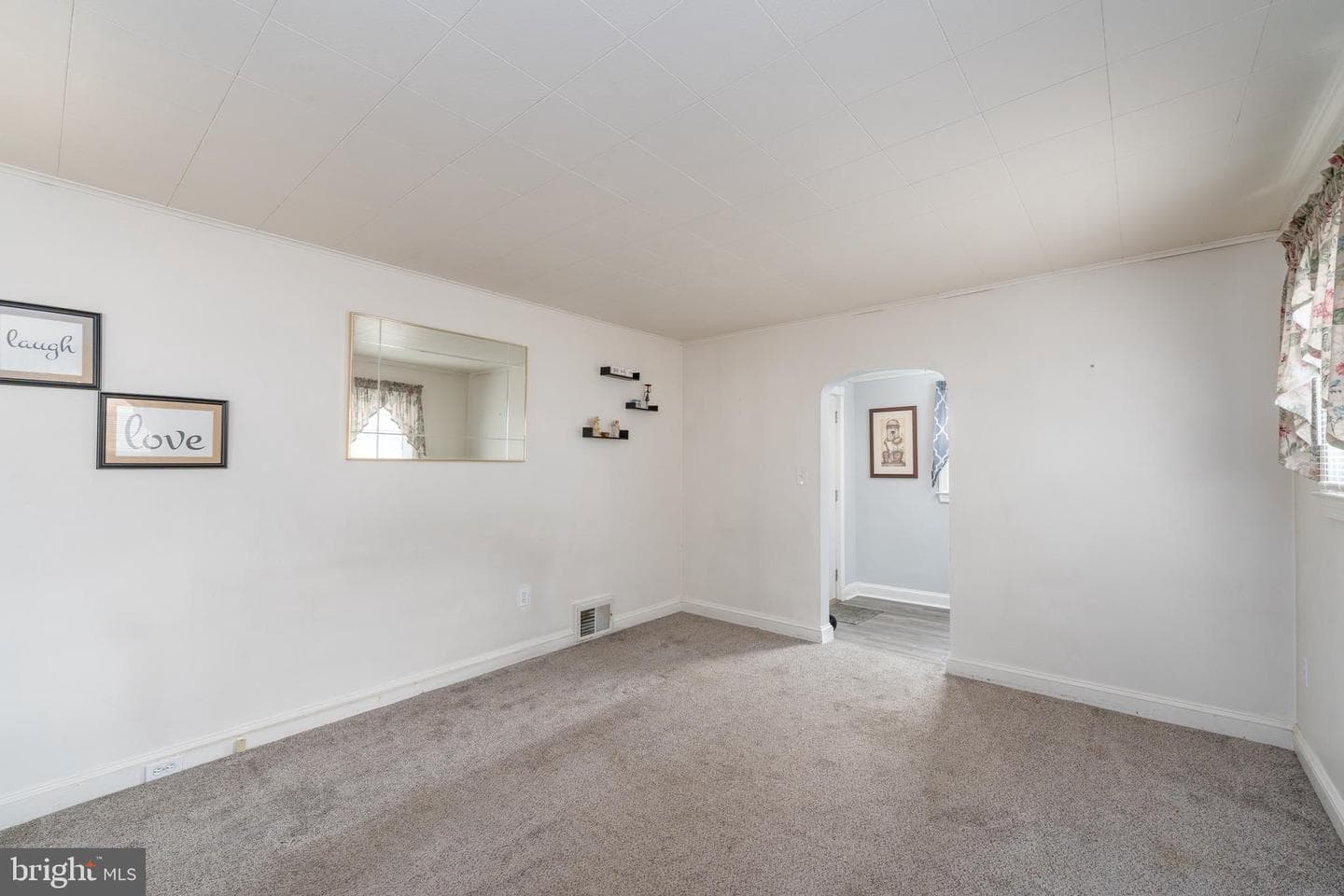 2721 Glendale Road photo 3