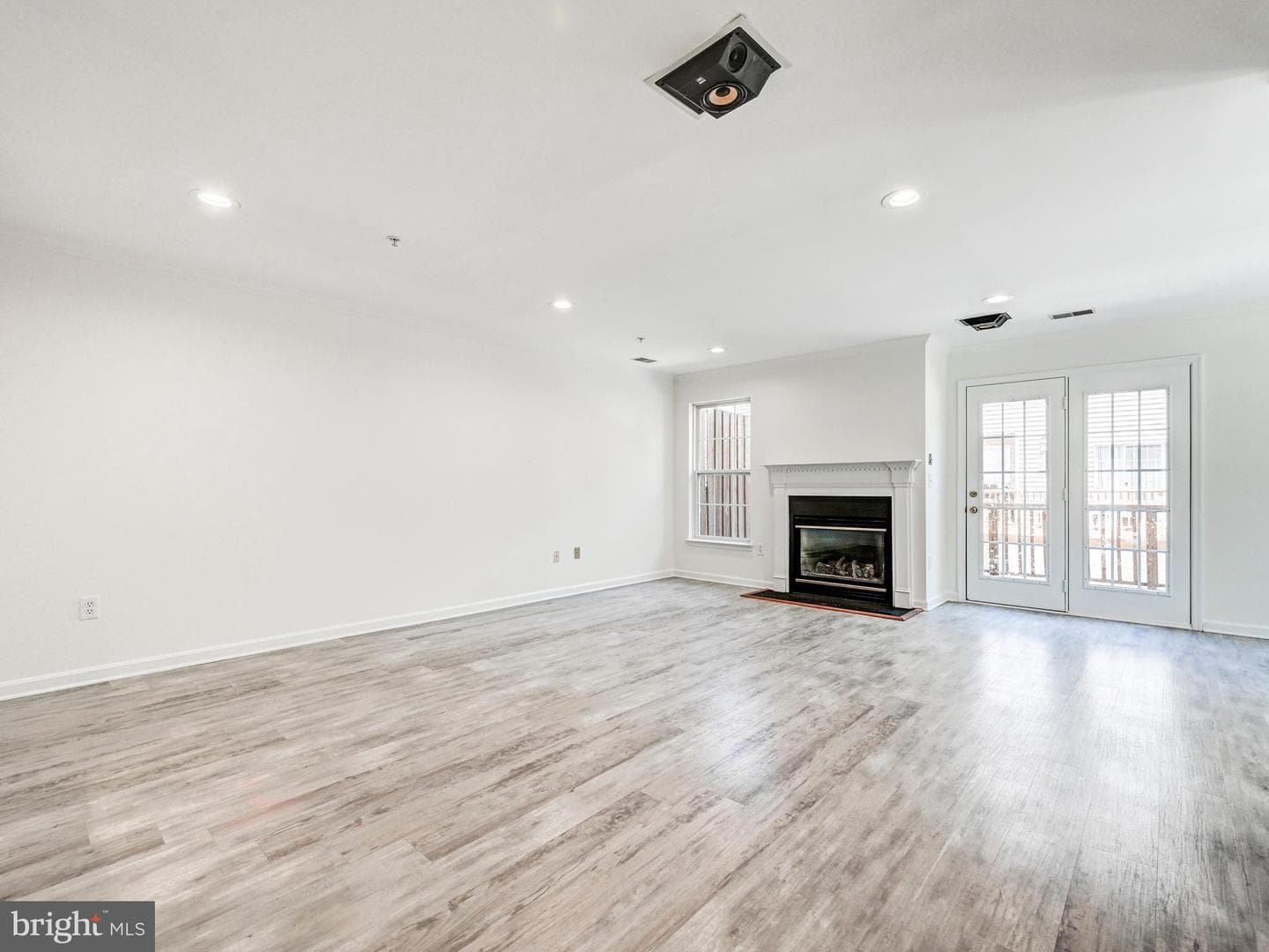 9867 Bon Haven Lane photo 4