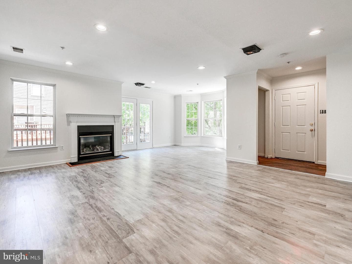 9867 Bon Haven Lane photo 5