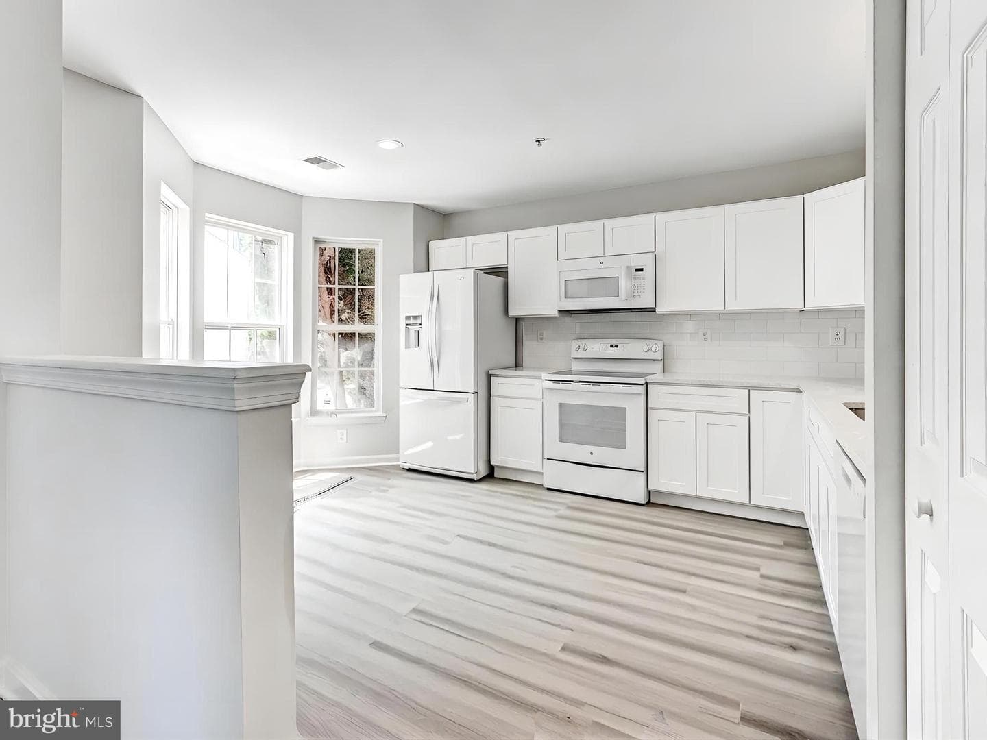 9867 Bon Haven Lane photo 9