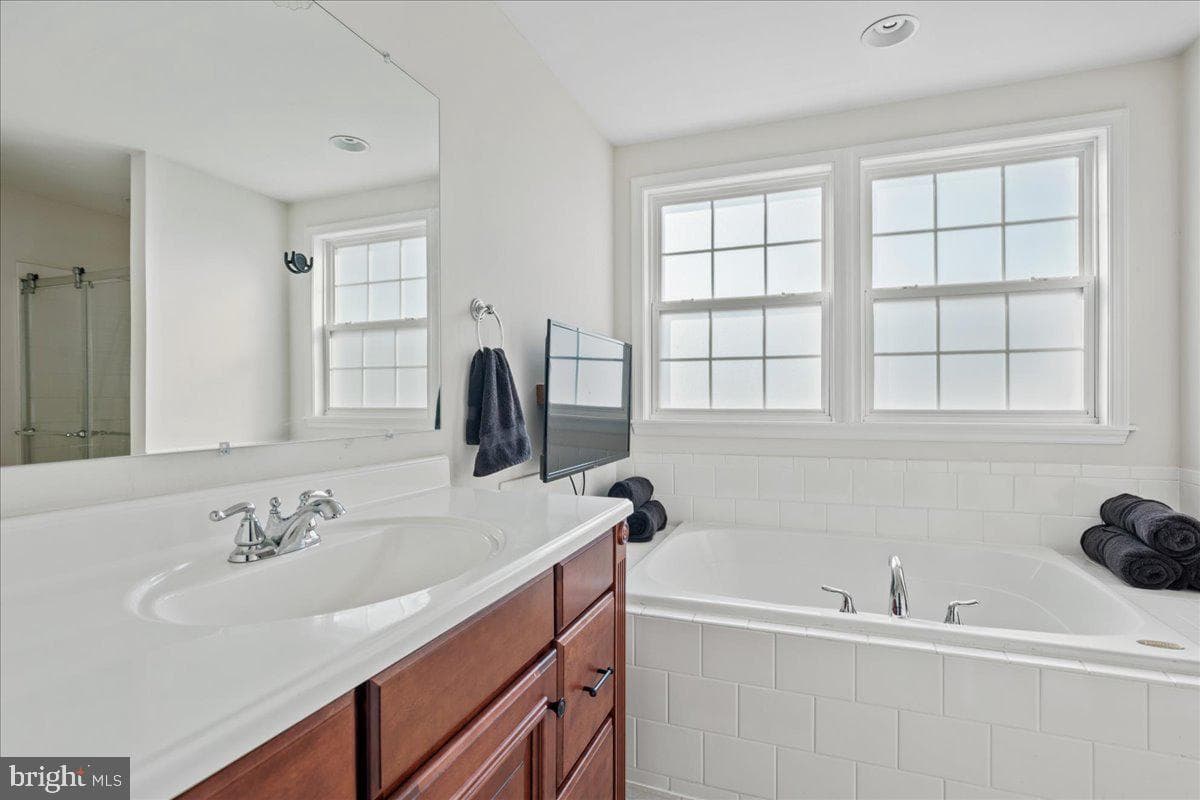 8255 Longpoint Road photo 50