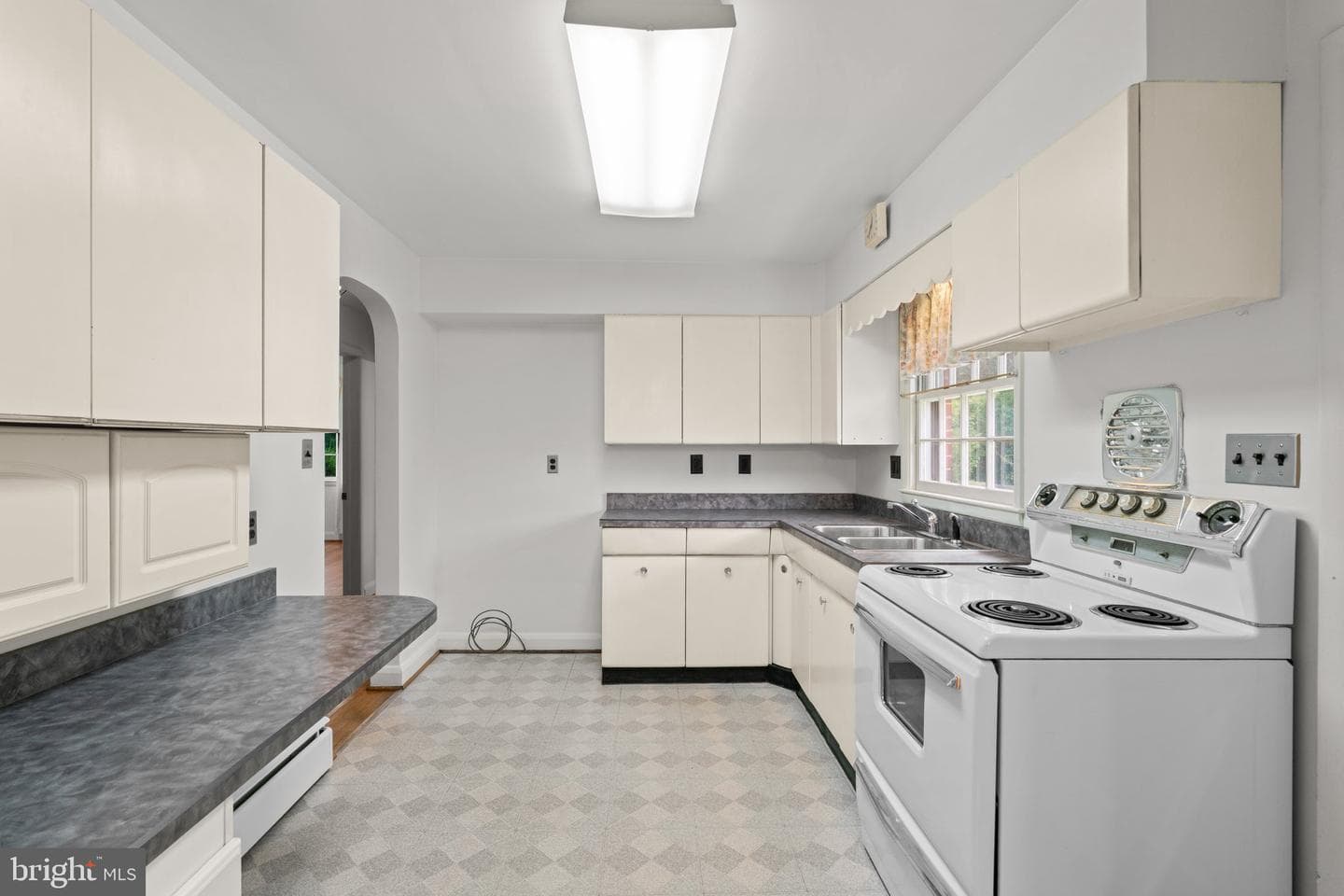 825 Fairway Avenue photo 11