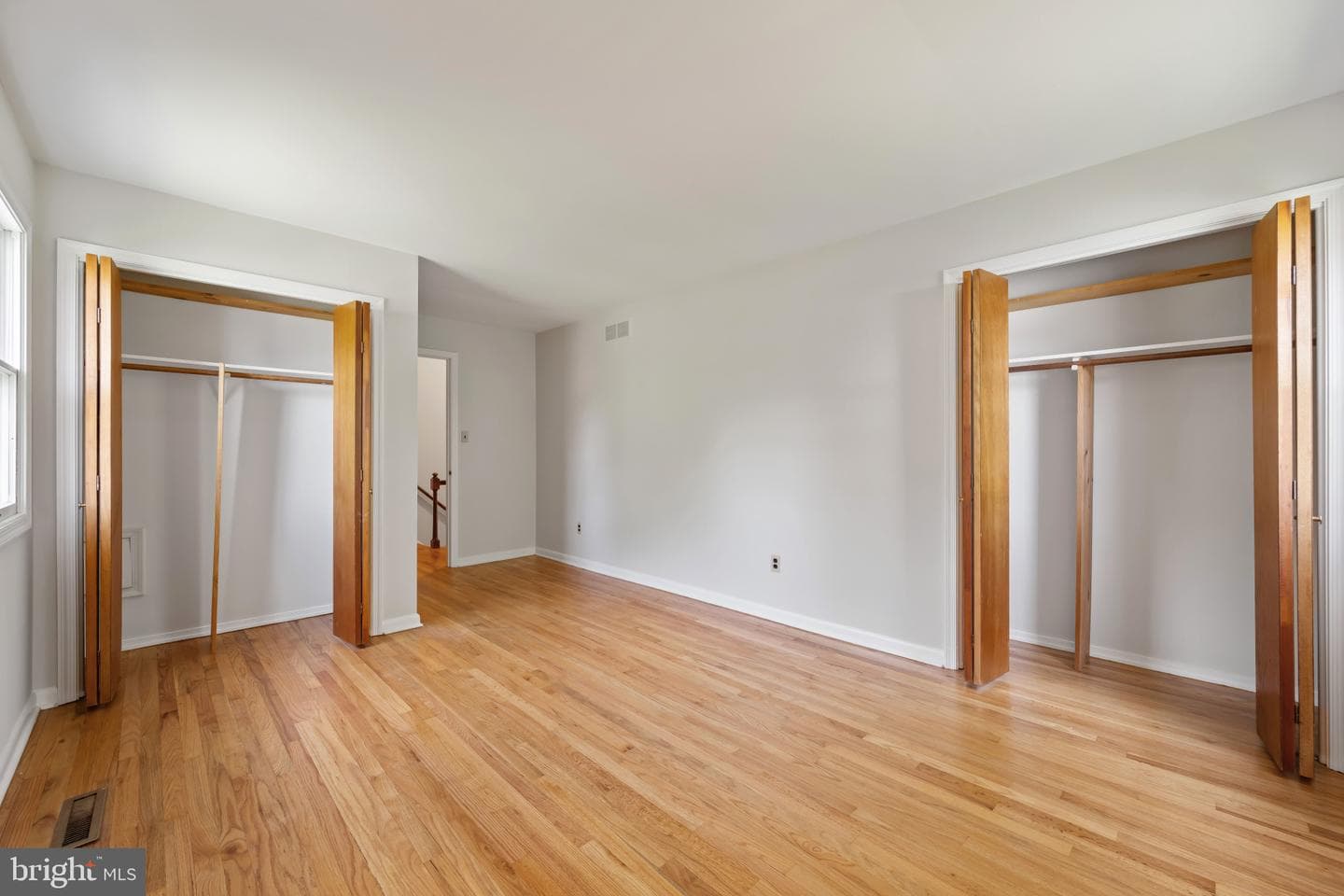 7 Amesbury Court photo 28