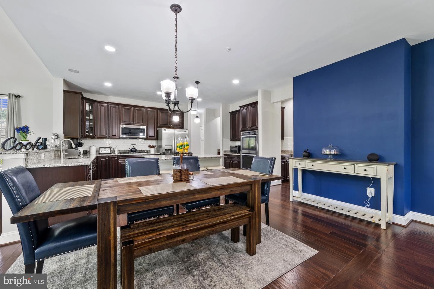 515 Whinstone Drive photo 10