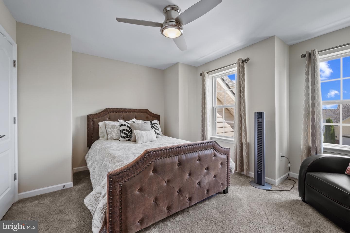 515 Whinstone Drive photo 20