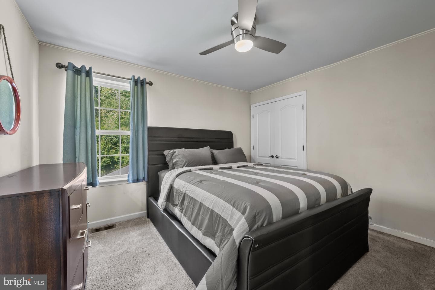 515 Whinstone Drive photo 22