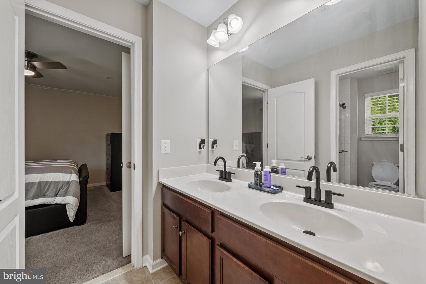 515 Whinstone Drive photo 23