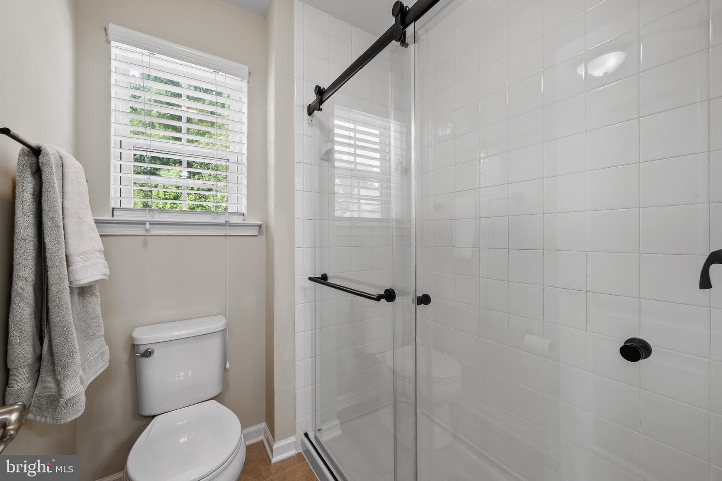 515 Whinstone Drive photo 24