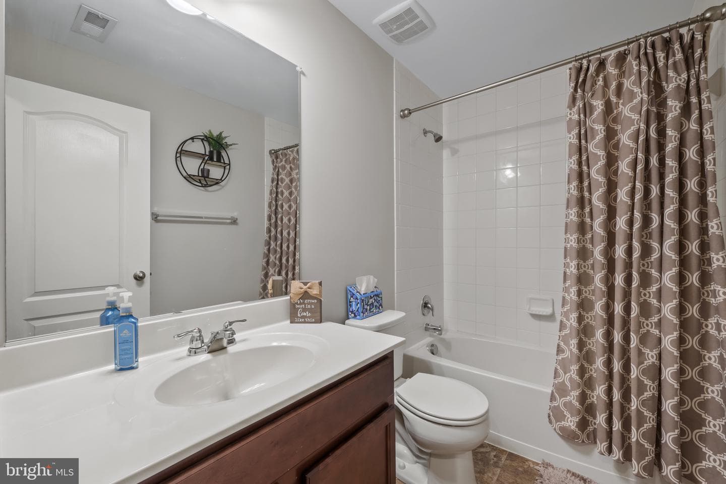 515 Whinstone Drive photo 29