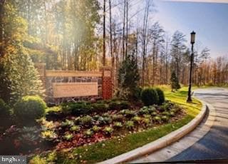 515 Whinstone Drive photo 33