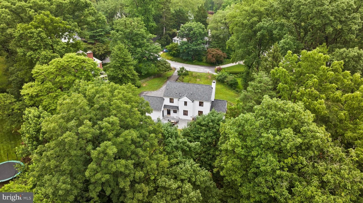 7819 Overbrook photo 75
