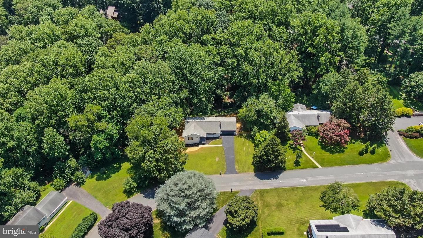 1013 Roxleigh Road photo 48