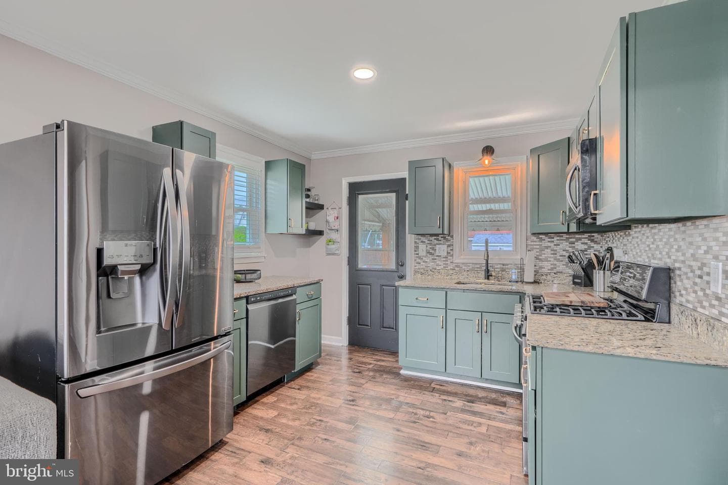 46 Avalon Avenue photo 9