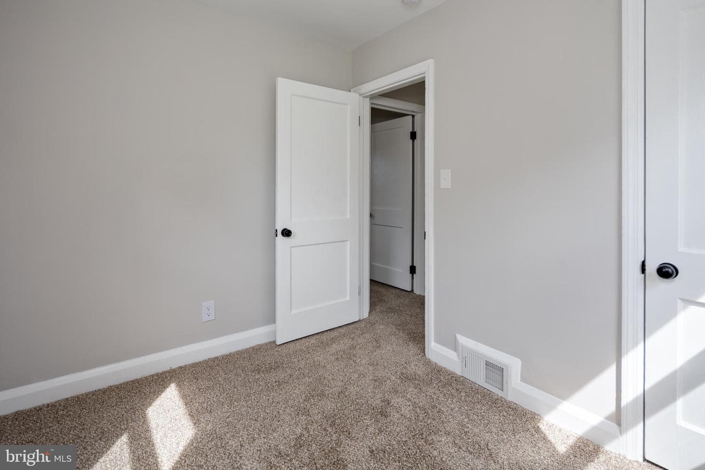 8207 Rockdale Avenue photo 25