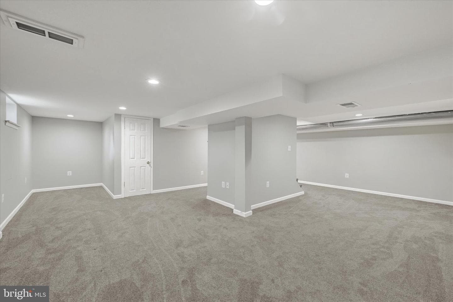 9106 Yvonne Avenue photo 26