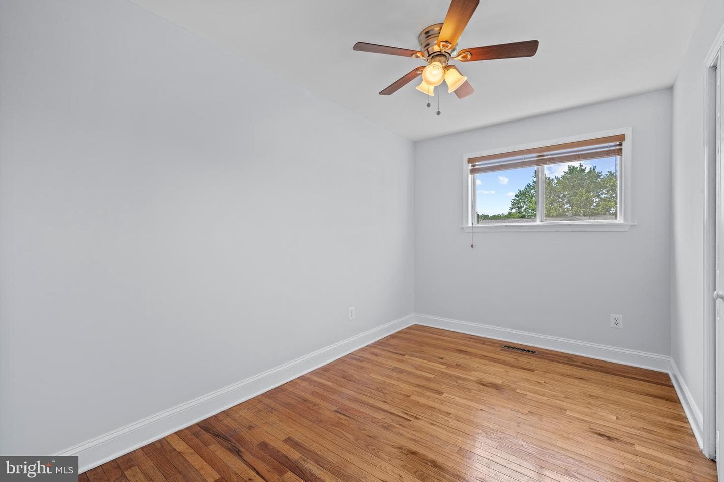 8107 Candle Lane photo 13