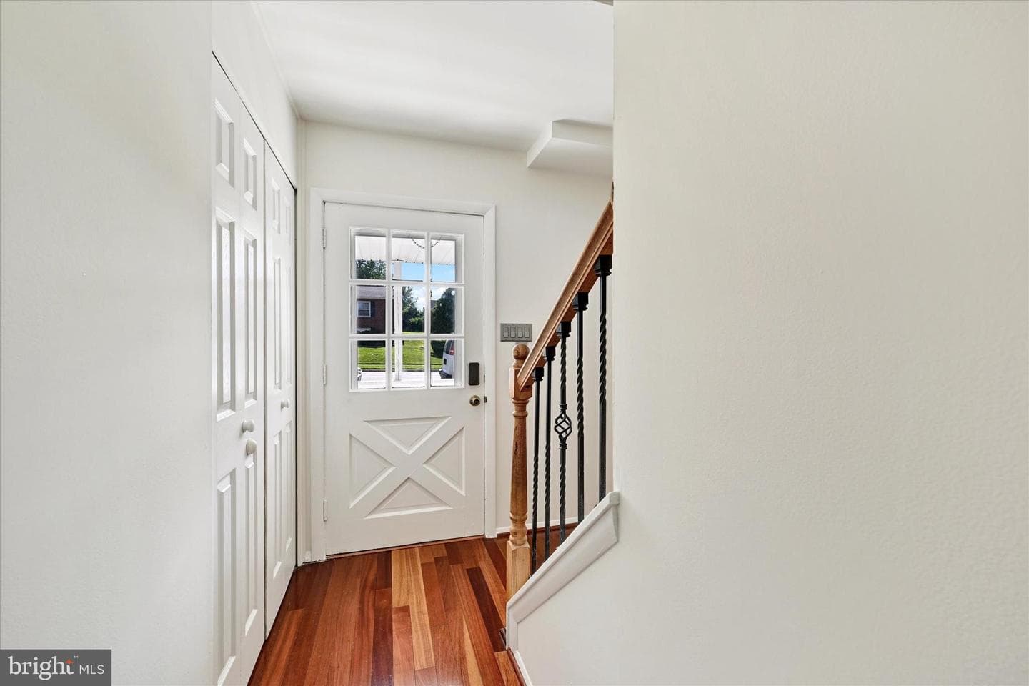 127 W Chestnut Hill Lane photo 5