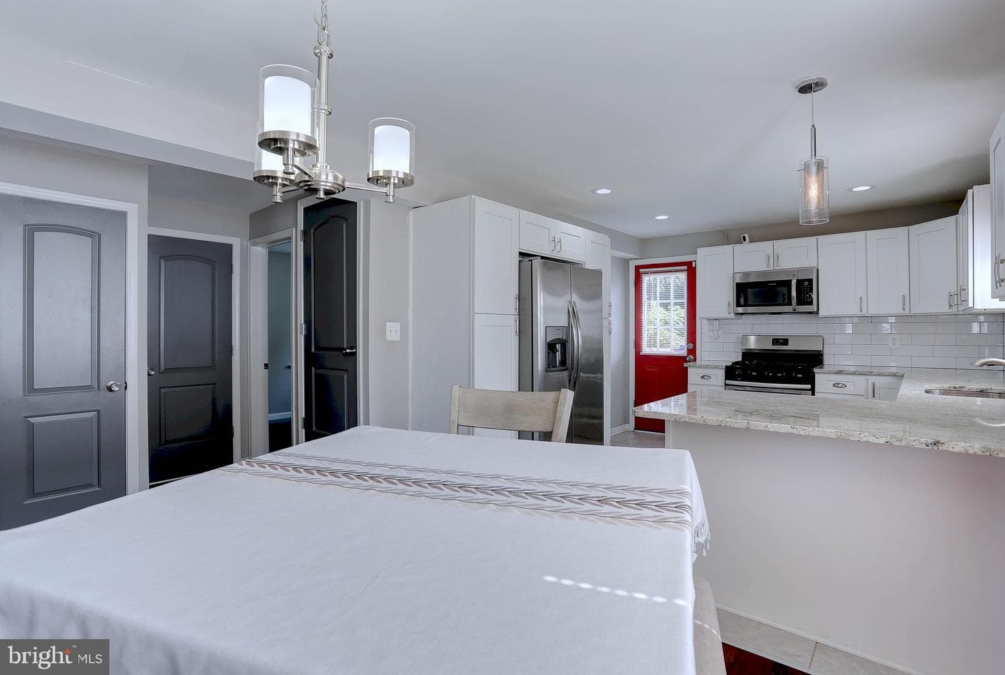 3320 Woodside photo 19