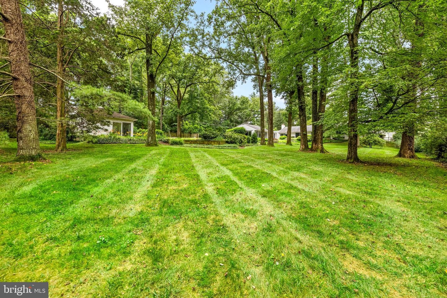 10815 Longacre Lane photo 37
