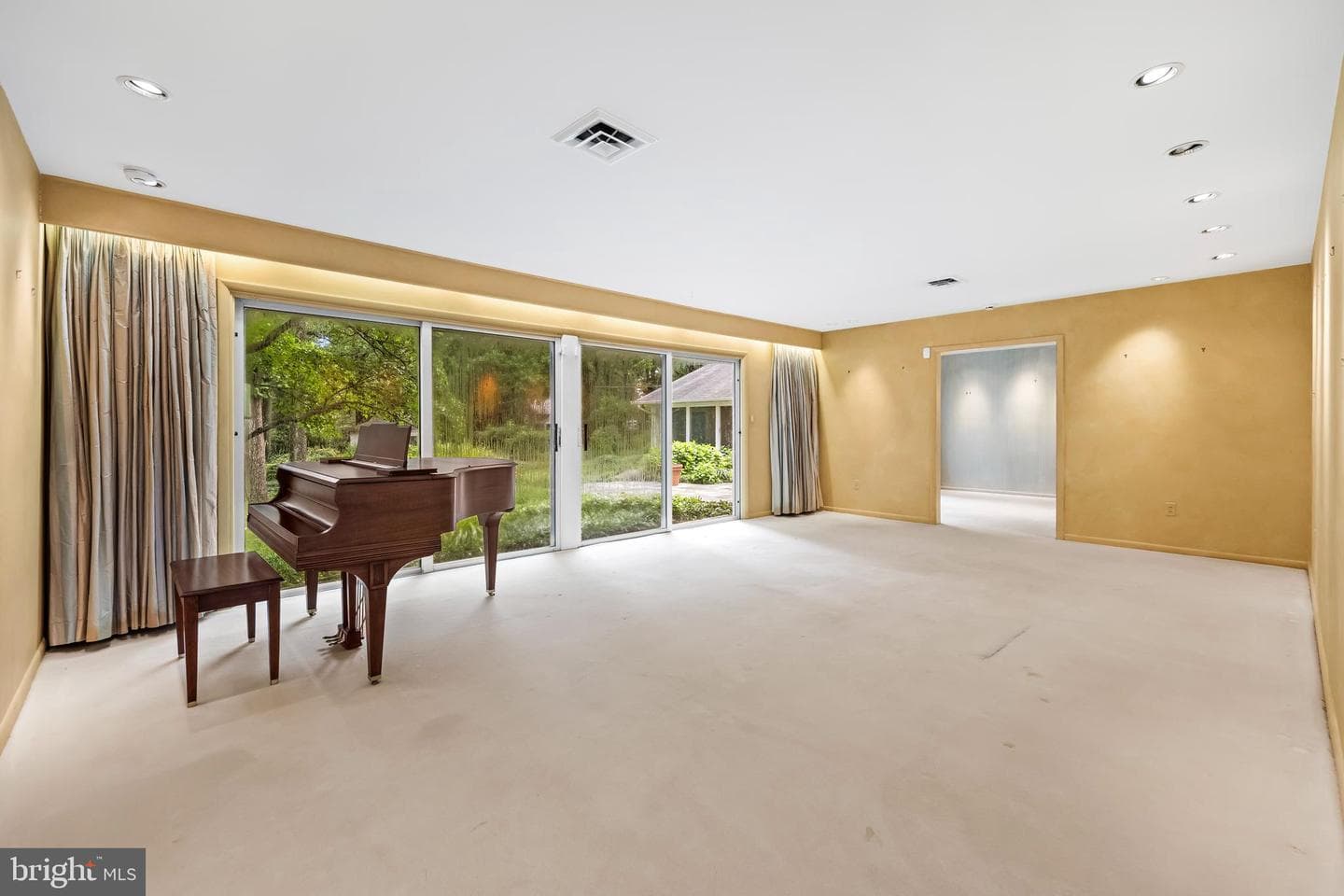 10815 Longacre Lane photo 4
