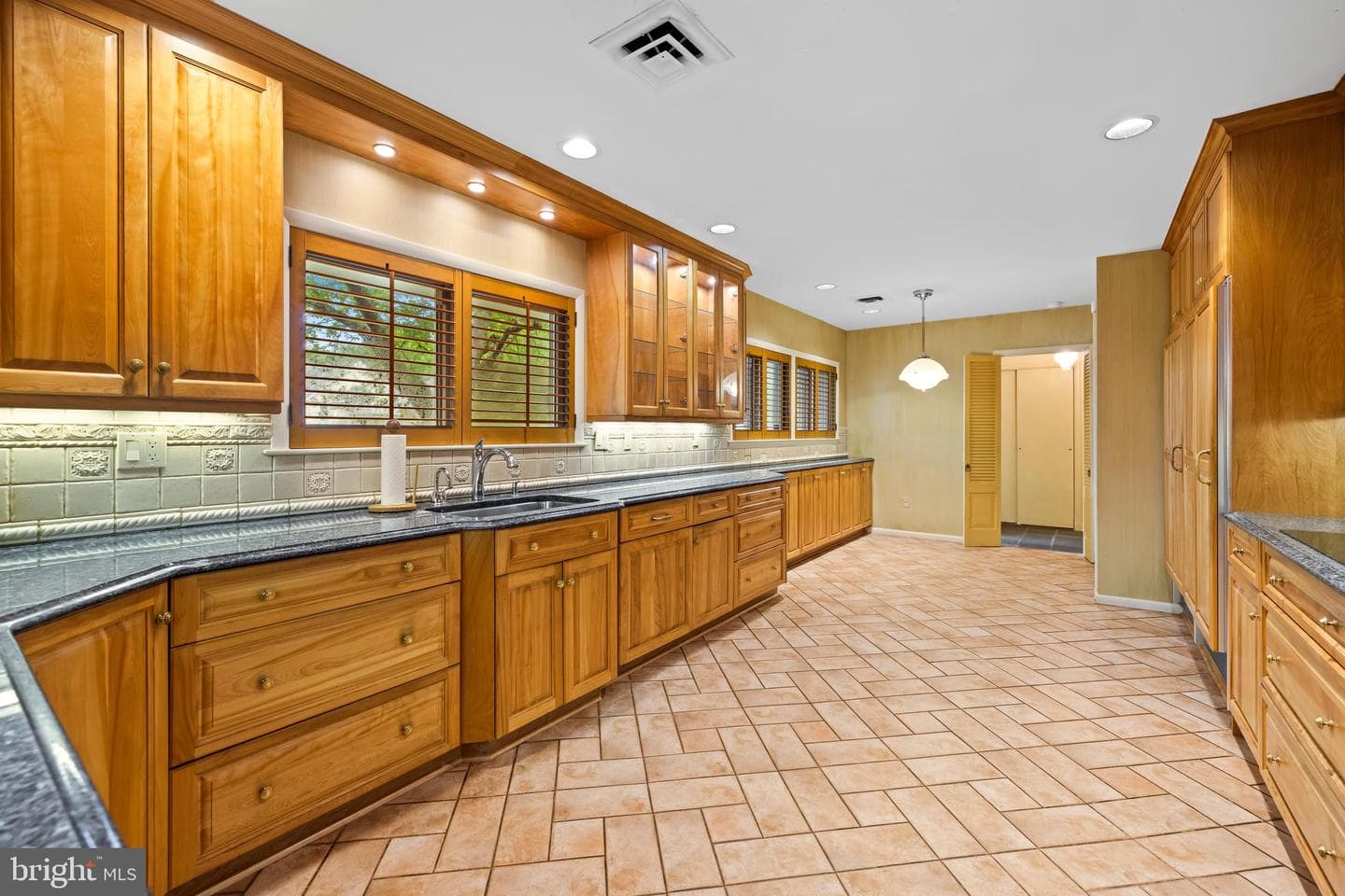 10815 Longacre Lane photo 8