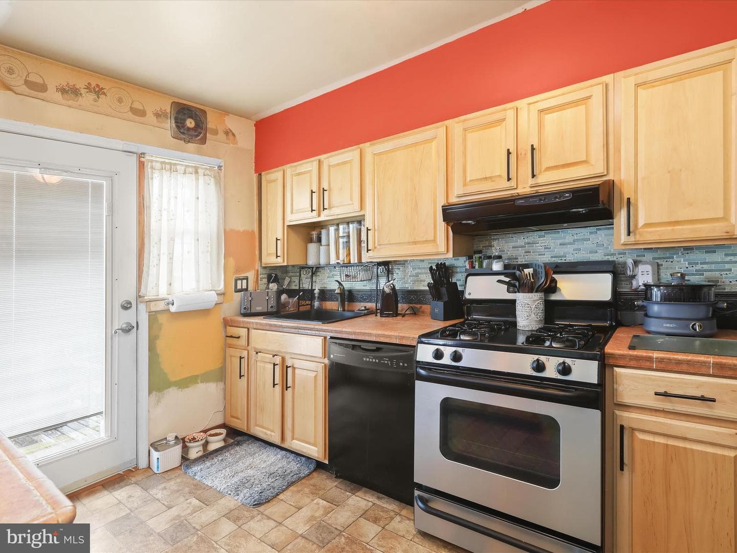 1050 Craftswood Road photo 18