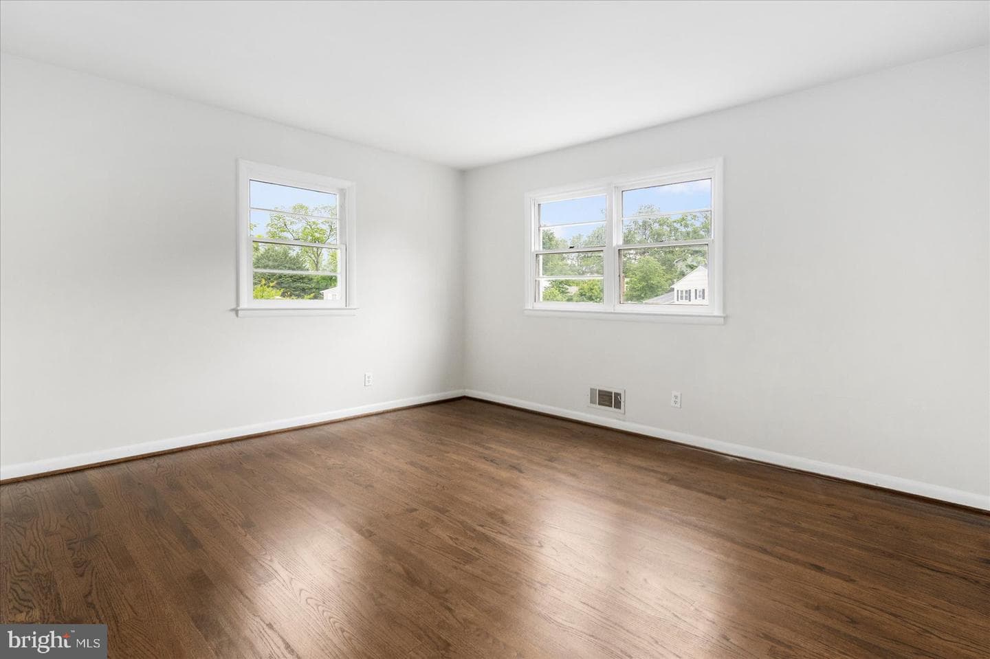 8511 Valleyfield Road photo 29