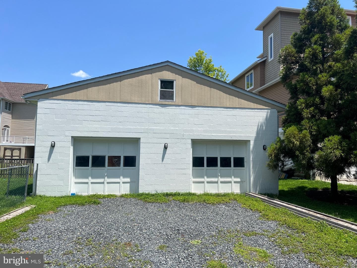 9015 Cuckold Point Road photo 3