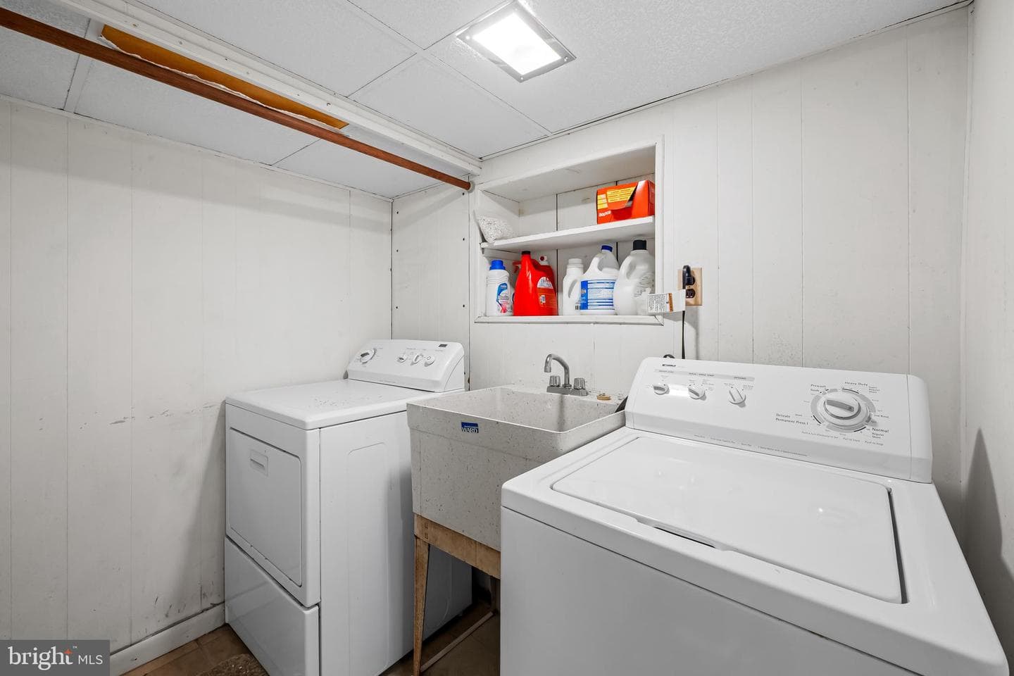 816 Ridgeleigh Road photo 37