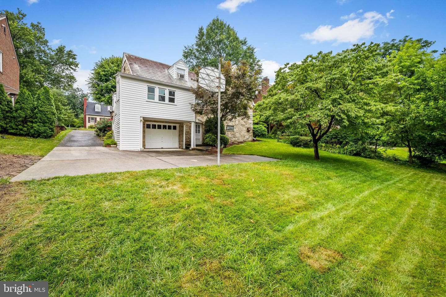 816 Ridgeleigh Road photo 40
