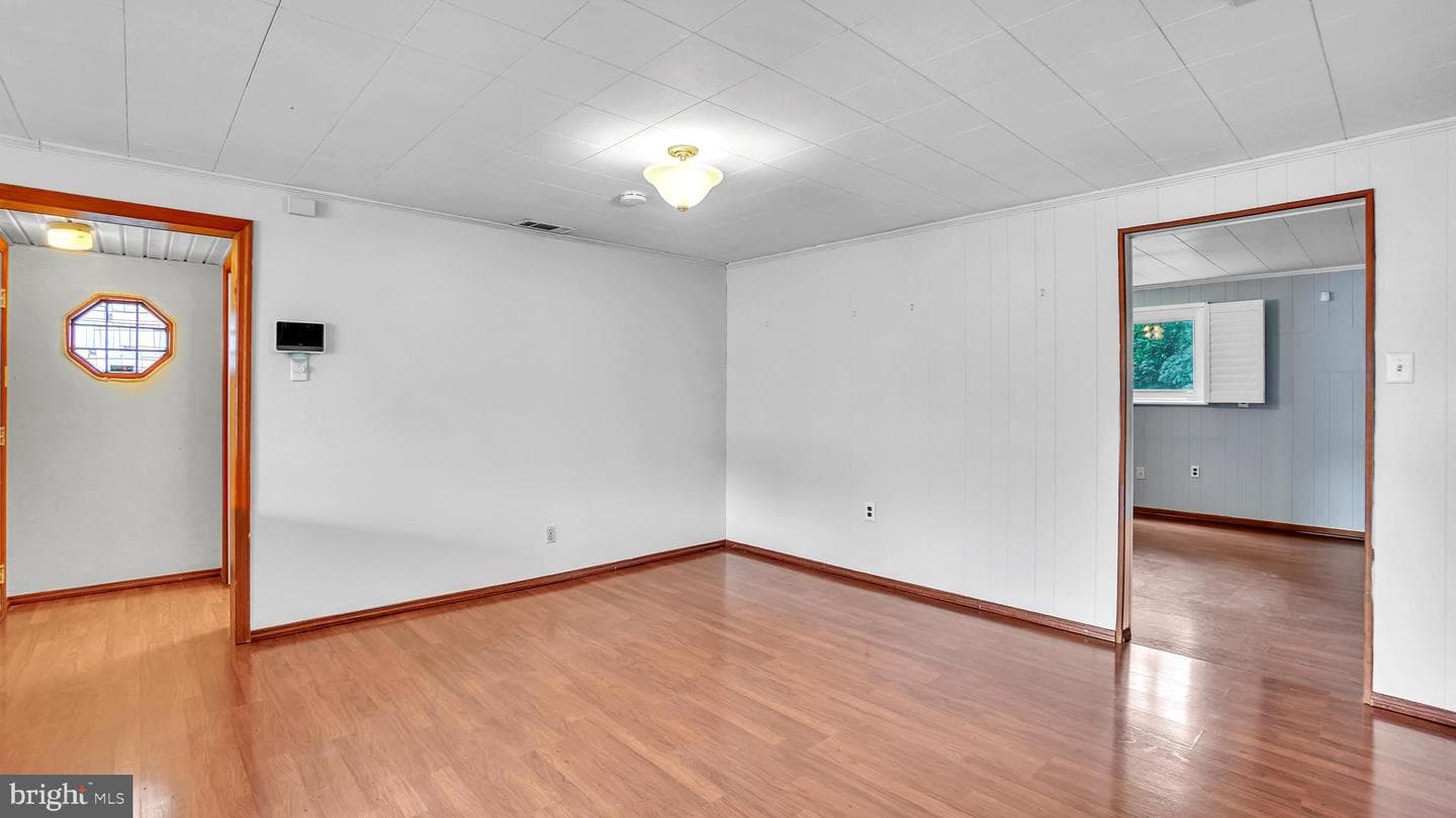 331 Clyde Avenue photo 6