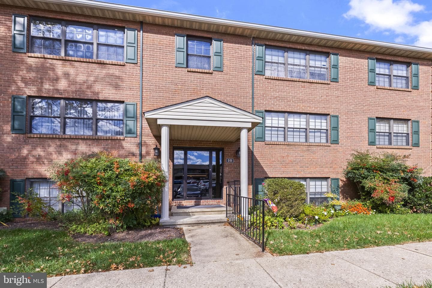 10 Choate Court #10e photo 1
