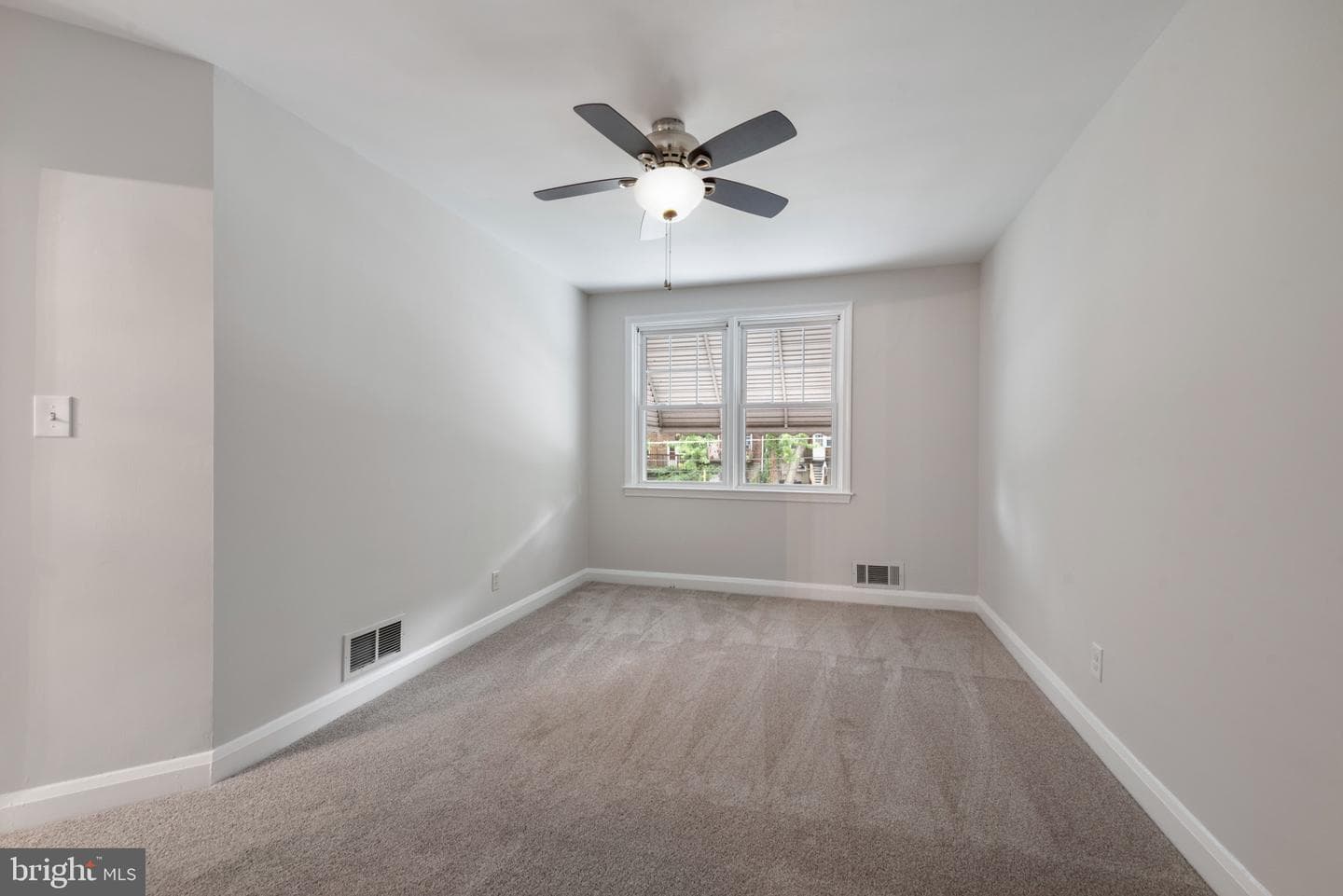 238 Medwick Garth E photo 22
