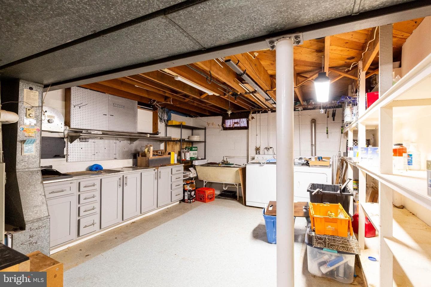 2403 Harwood photo 41
