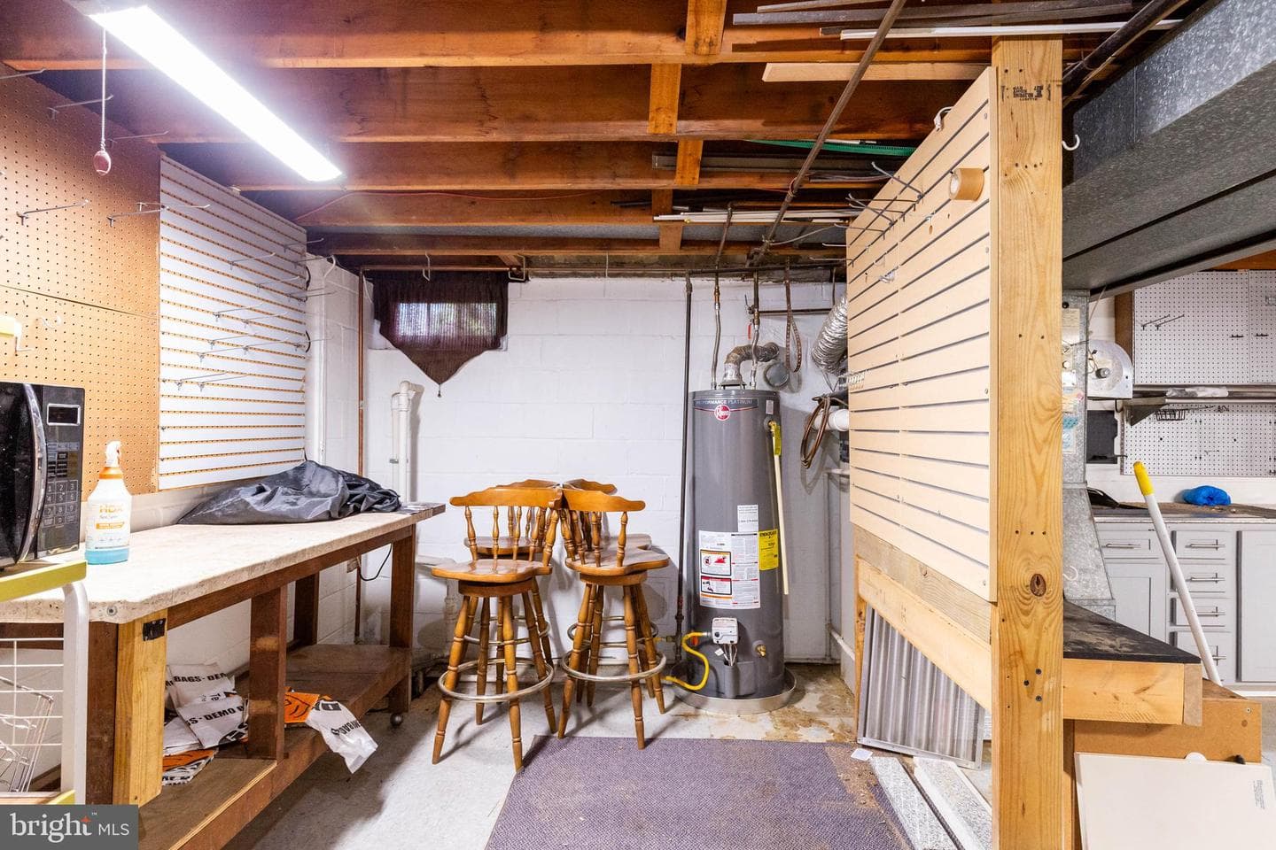 2403 Harwood photo 43