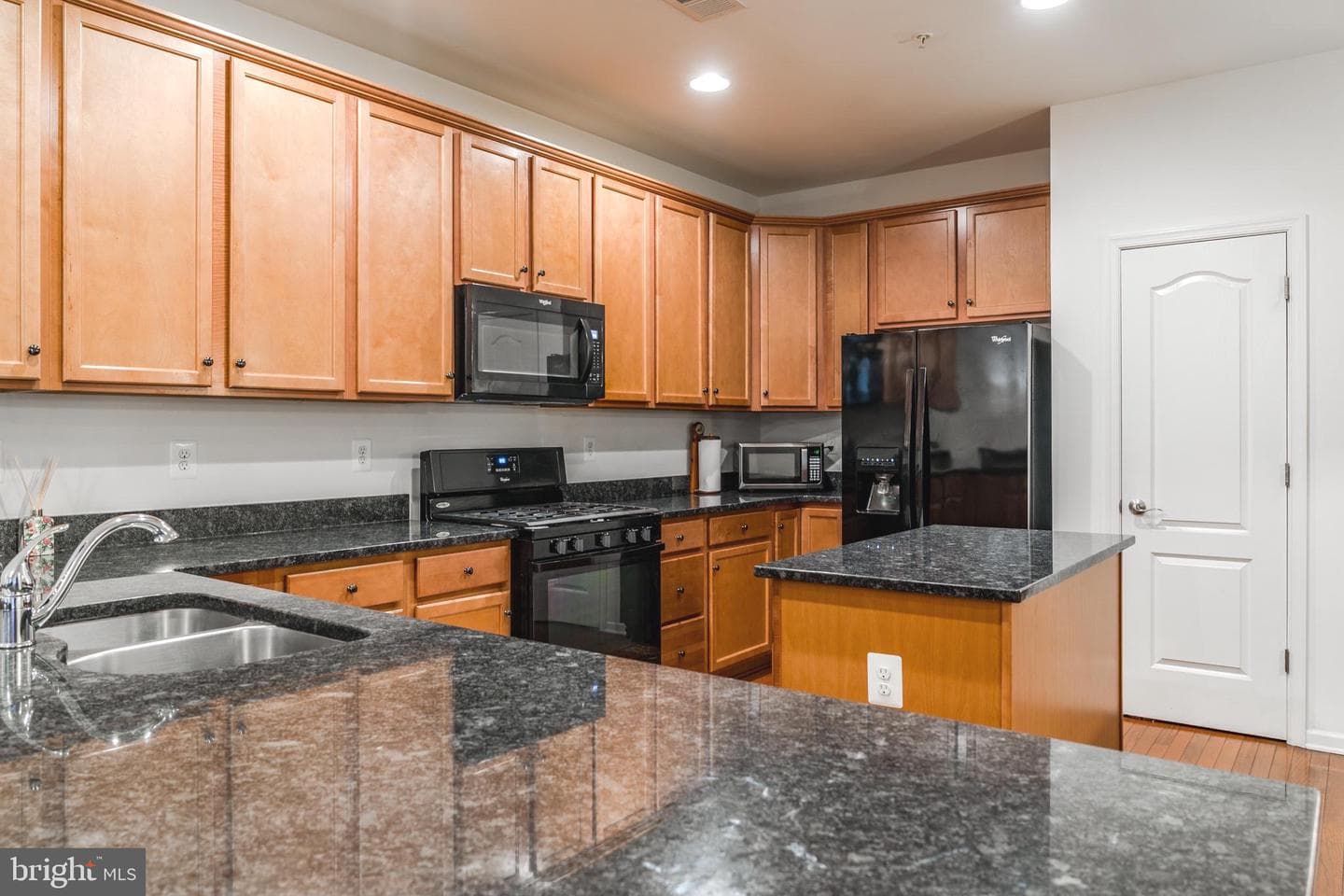 6276 McKay Circle photo 9