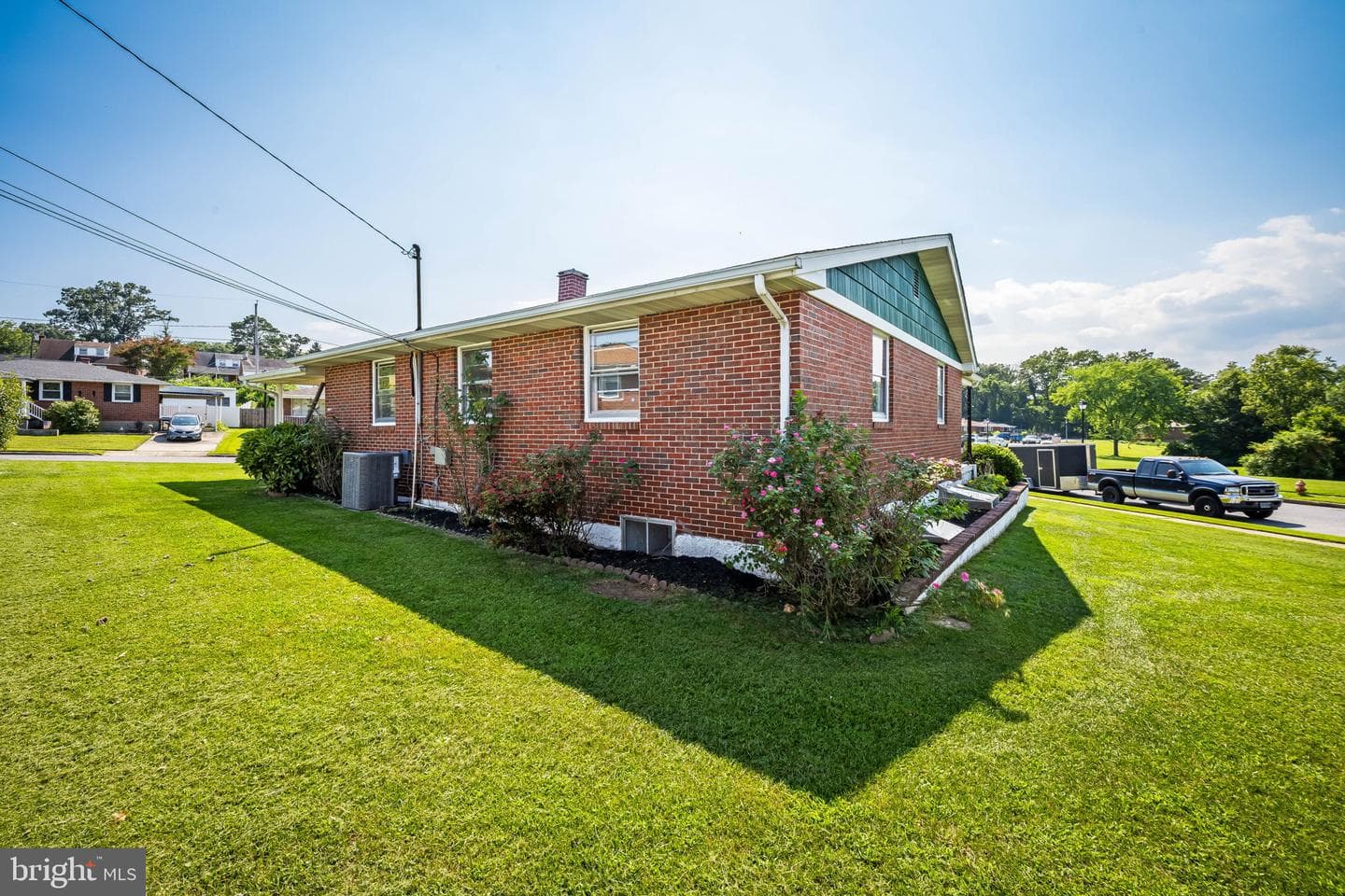 900 Essex Square photo 33